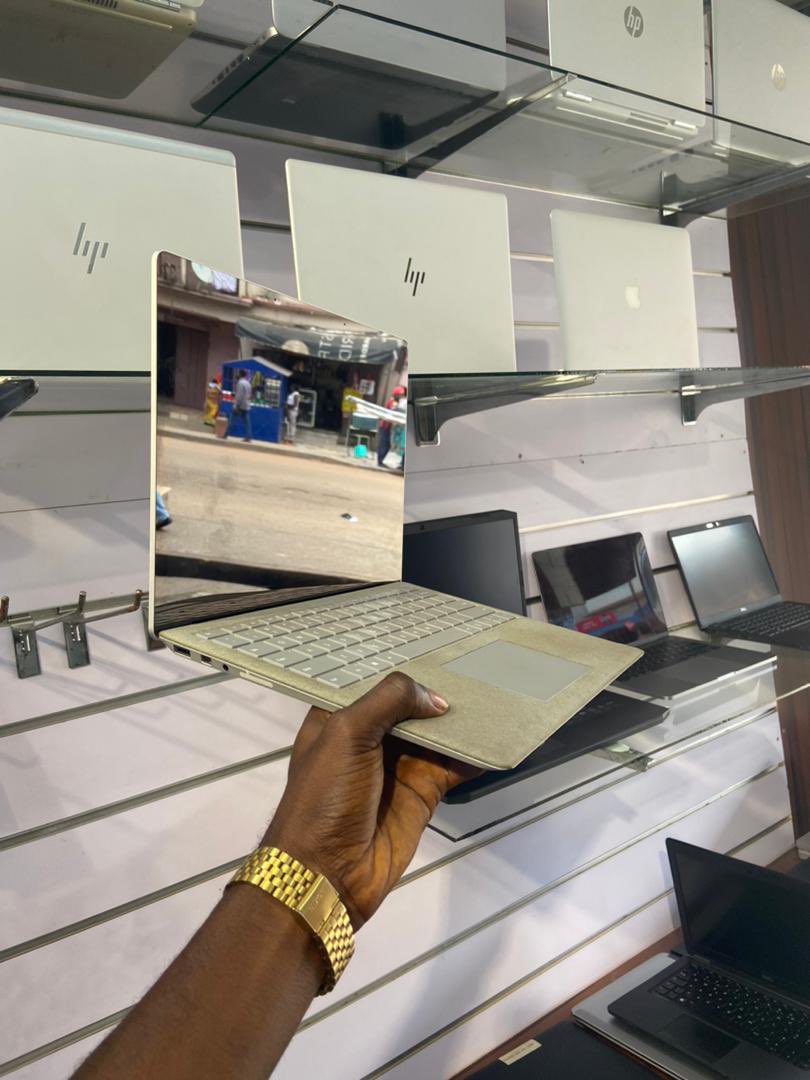 sly__key's tweet image. Microsoft Surface 
Intel core i5
8th generation 
8gb ram 
256gb ssd 
Keyboard light 
Touchscreen 
Good sound🔥
Super flat 
14 inches 

5800ghc only✅✅

#microsoft_surface #follo4follo #like4like