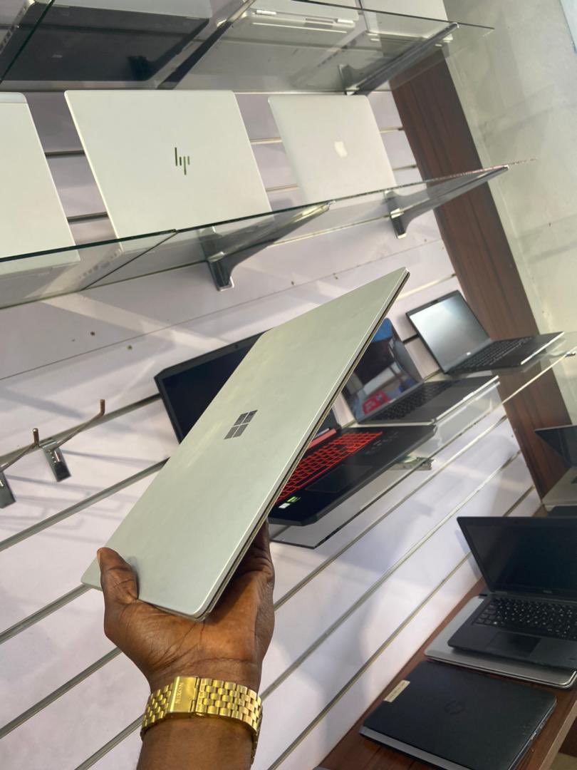 sly__key's tweet image. Microsoft Surface 
Intel core i5
8th generation 
8gb ram 
256gb ssd 
Keyboard light 
Touchscreen 
Good sound🔥
Super flat 
14 inches 

5800ghc only✅✅

#microsoft_surface #follo4follo #like4like