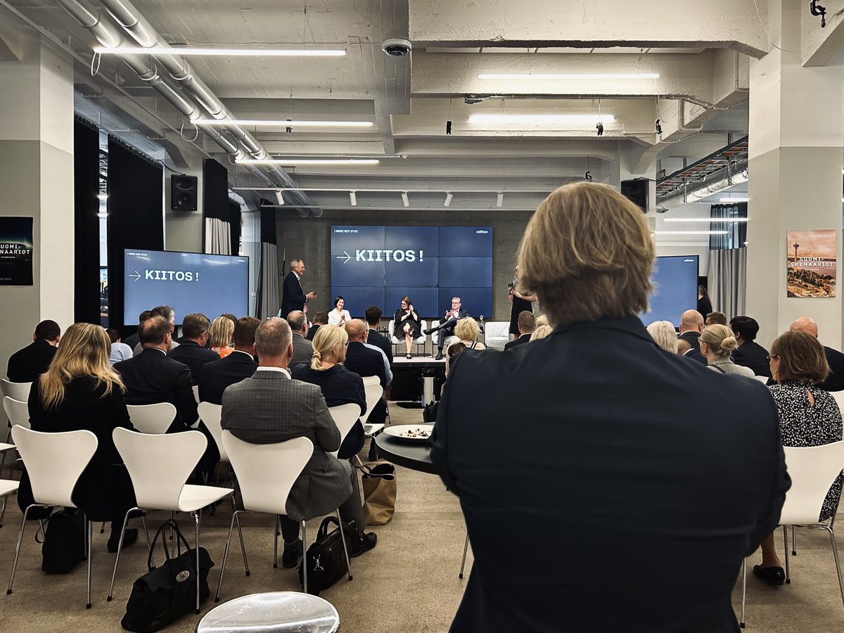 Kiitos kaikille tilaisuuteemme osallistuneille! Julkaisemme tiivistelmän skenaarioista verkkosivuillamme pian. Ole yhteydessä, jos haluat yhdessä pohtia, mitä Suomi-skenaariot tarkoittavat juuri sinun organisaatiollesi!