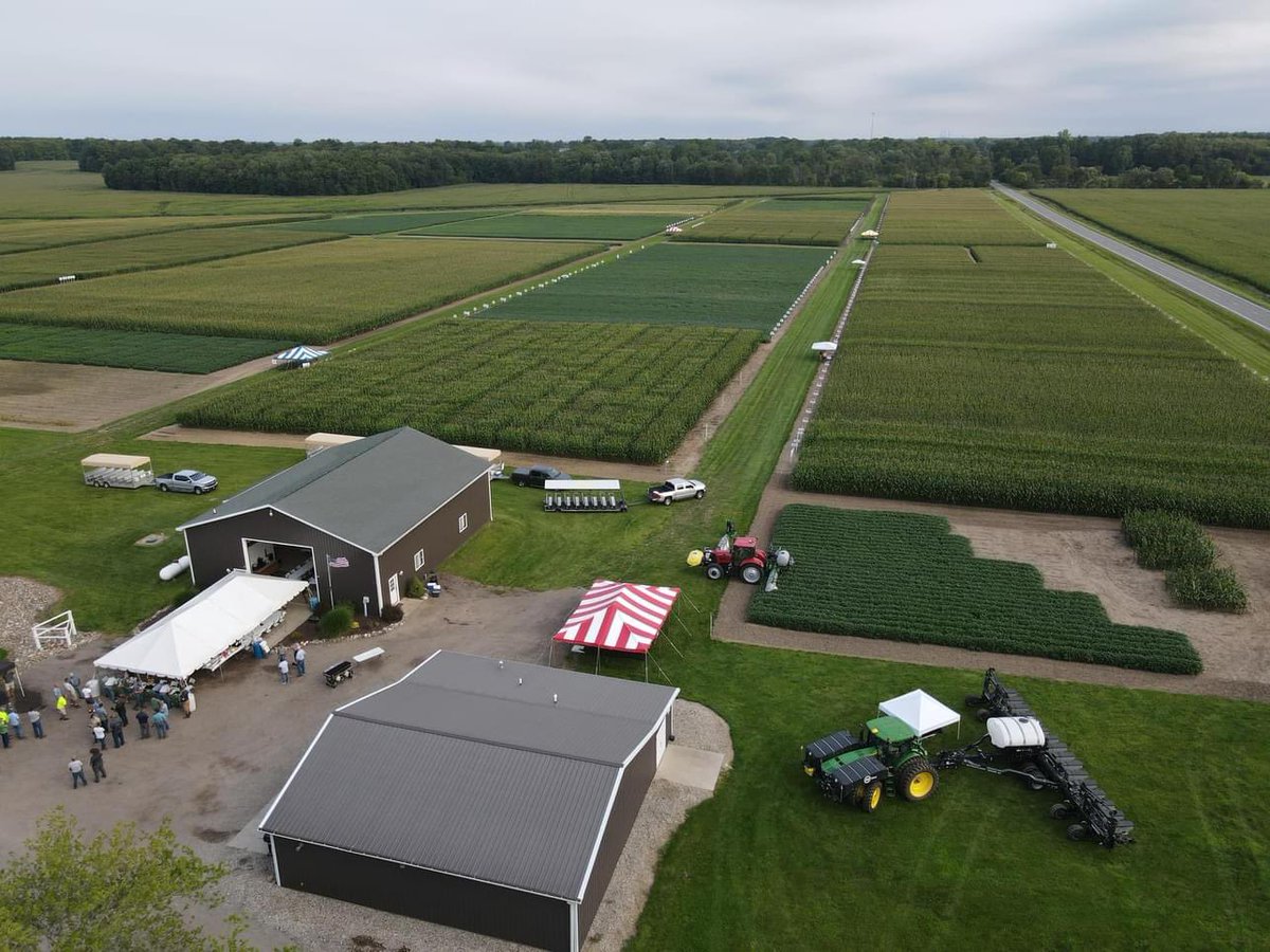 DKCAS_MI's tweet image. Looking forward to another big day at our Grower Showcase in Mason, MI. Highlighting; breeding, technology, products, and high yield management. @Asgrow_DEKALB #Bayer4MI