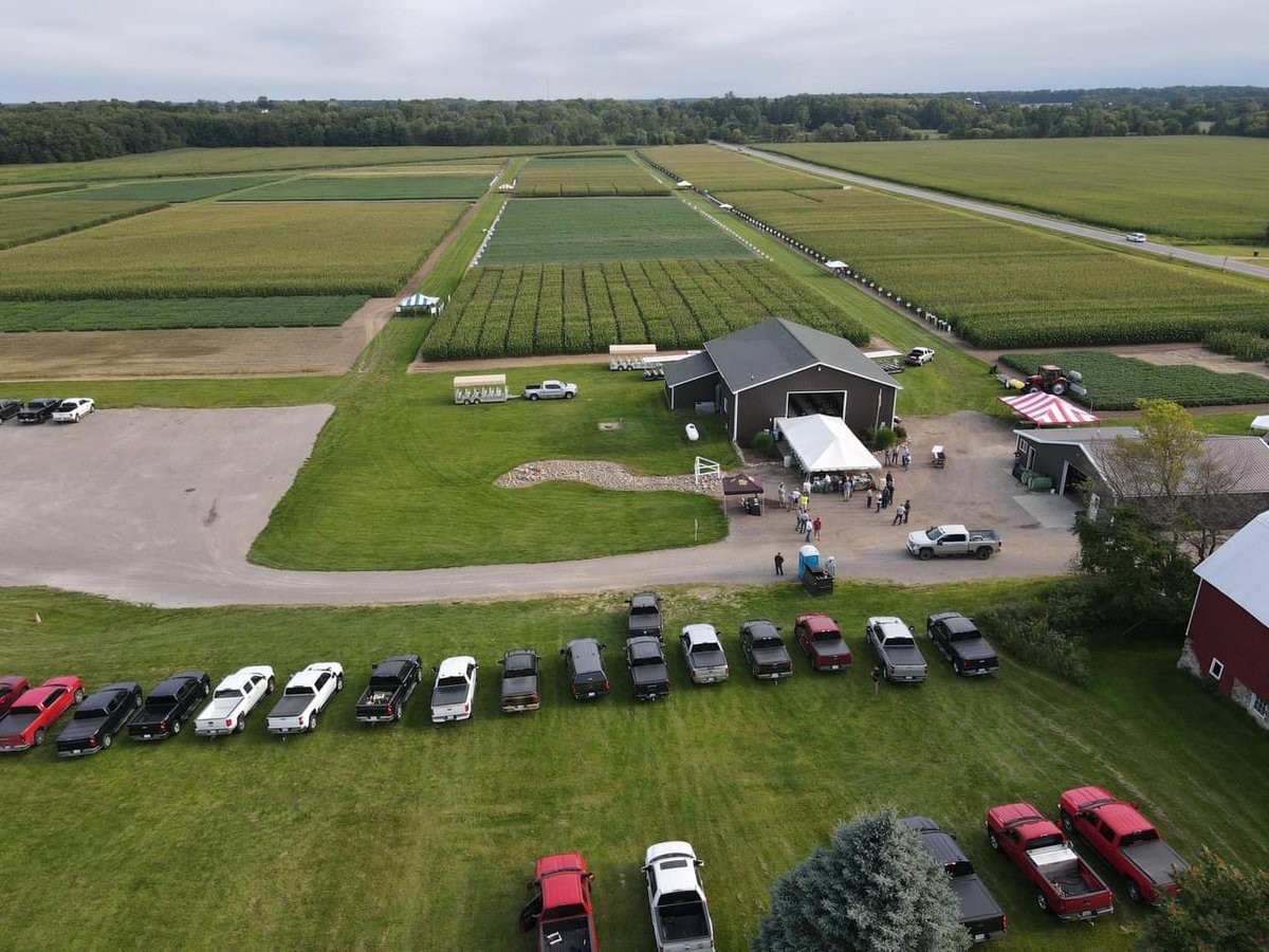 DKCAS_MI's tweet image. Looking forward to another big day at our Grower Showcase in Mason, MI. Highlighting; breeding, technology, products, and high yield management. @Asgrow_DEKALB #Bayer4MI