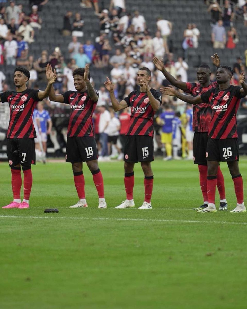 ellyesskhiri's tweet photo. First bundesliga Game with @Eintracht ⚫️⚪️🔴  first derby 🦅 first Win ✅ https://t.co/kHUCKOU2Nn