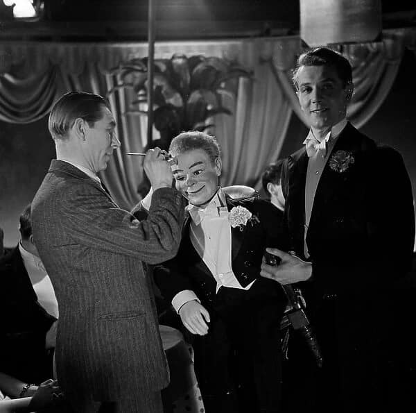 Even the ventriloquist dummys get the full make-up treatment at Ealing Films. #DeadofNight *the* classic horror portmanteau film of the 40s and, no doubt, a major inspirationto Amicus Productions a couple of decades later