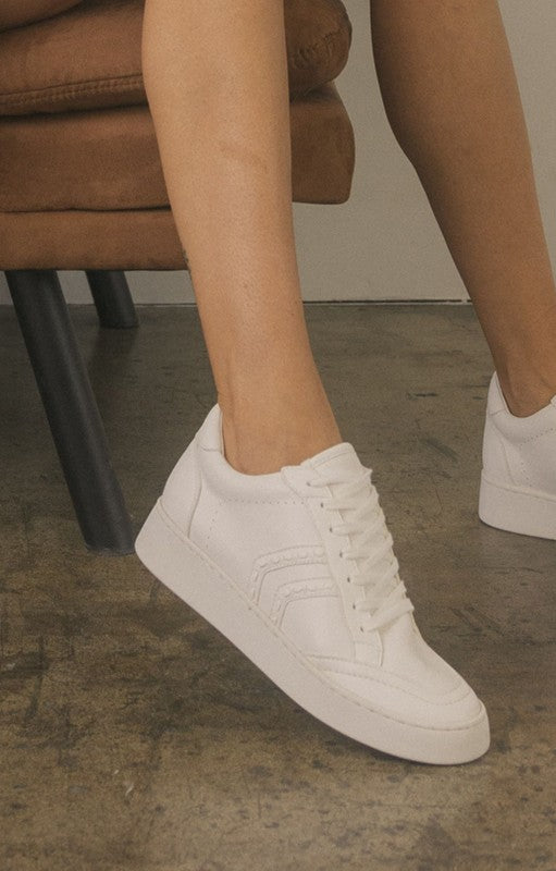 MerakiniSurf's tweet photo. Don't wait, shop our summer sale now and slay summer like a true fashionista! 🌞 - ChatGBT wrote this lol 

OASIS SOCIETY 365  Stitch Sneaker  $59.00 🛍️
Fast &amp; Free Shipping 📦 

Shop this look  https://t.co/jFC6rwwSAI
#shopsmall  #ootd #summerstyle #sale #florida #california https://t.co/hDLDCuuMuV
