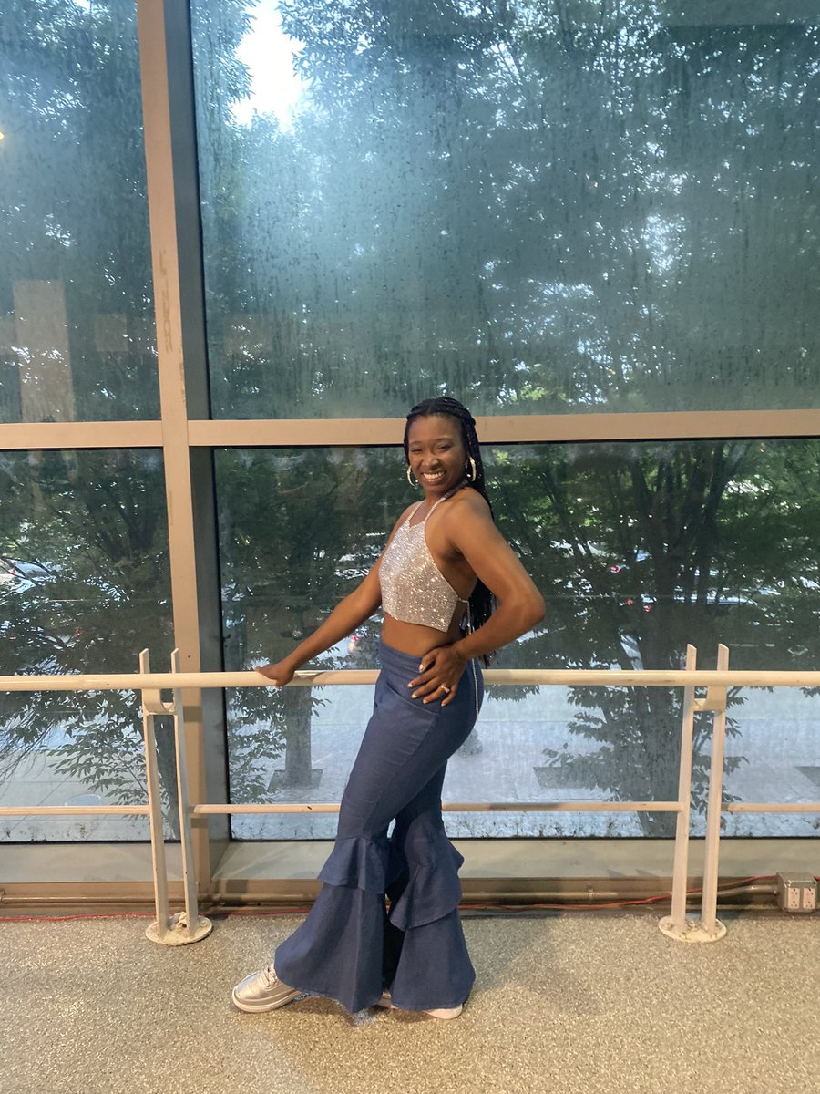 strategic_truth's tweet photo. #RENAISANCEWorldTour to end my birthday weekend. ✨♌️ https://t.co/fHUKr437zx