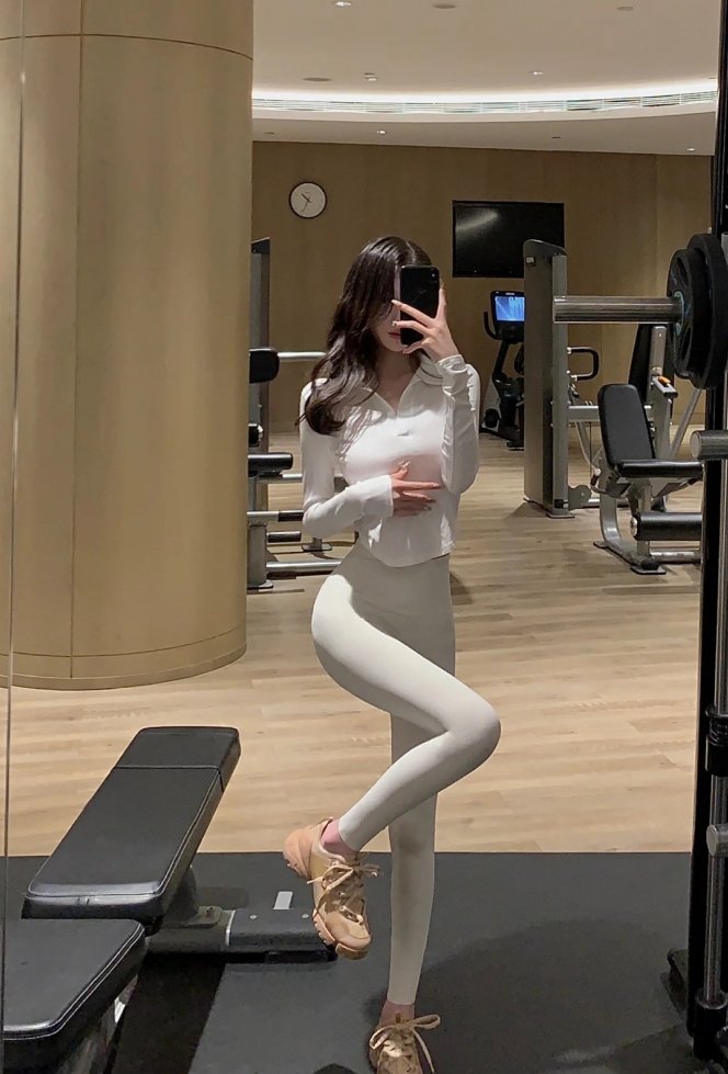 The happiness factor will be released after🚴‍♀️exercise, don't let too many reasons live up to the joy of exercise. This is my new account, I hope to meet more people who likes to work out🏋️‍♀️ and go outdoor, please follow me. We can share more🤞.