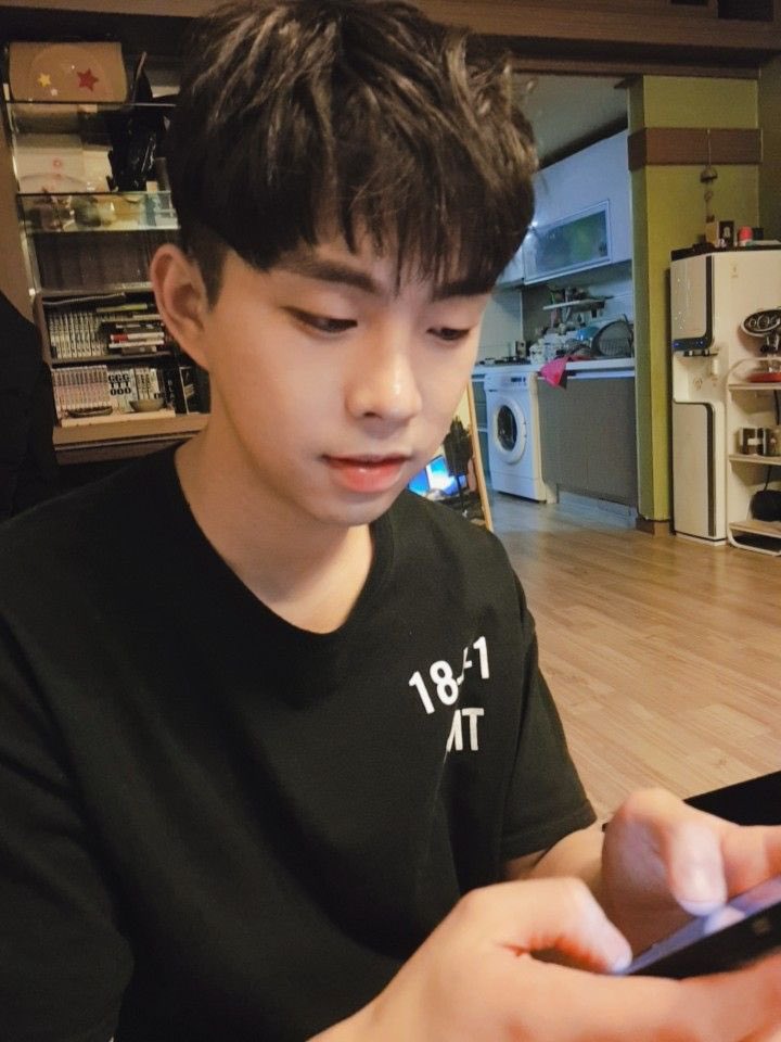 illhoper's tweet photo. 진짜 최상엽 남친짤 원탑이다.. https://t.co/CL8hp5QSAB