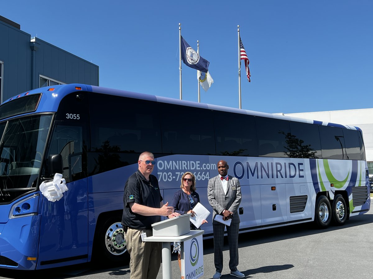NoVaTransit's tweet photo. OmniRideโs fleet continues to grow! Eight new buses will be hitting the road for two of #OmniRideโs most successful routes โ the 543 from Stafford to Washington D.C. and the 942 from Stafford to the Pentagon. https://t.co/2ij03XQPdk