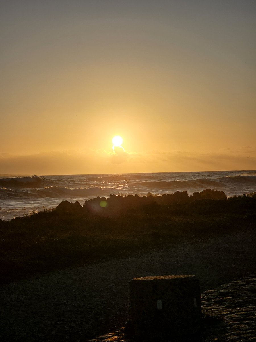 BigBayInfo's tweet photo. Today's sunset #Capetown #sunset https://t.co/cO1t7X5hvp