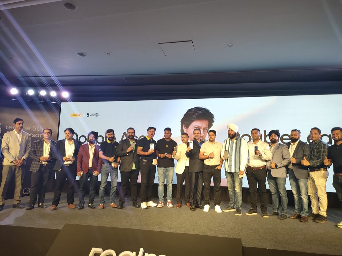 AimraIndia's tweet photo. 🎉 Today is a day of pride! 🙌 We are celebrating two remarkable achievements – the historic landing of #Chandrayan3 on the #Moon and the launch of the #Realme 11 5G series by #AIMRA in Delhi. 🚀

Let's start with the groundbreaking Realme 11 5G series. This phone is a true game-changer in the 5G segment, pushing the boundaries of mobile technology. 📱 We couldn't be more thrilled about this incredible advancement, and we can't wait to get our hands on it.

If you are as excited as we are, you can pre-book the Realme 11 5G through the Realme 'GS App'. This innovative app ensures live sales and secure payouts for 30,000 retailers, making the pre-booking process seamless and hassle-free. Kudos to Realme for supporting Mainline retailers. 👏

As proud AIMRA members, we are thrilled to witness these milestones today. It's moments like these that remind us of the potential in the mobile tech industry. 💪

Let's stand together as proud retailers and use the hashtags #Realme115G, #ProudRetailers, #MobileTech, and #AIMRA to spread the news far and wide. Let's show the world how we are turning the tide of technology. 🌐

Join us in celebrating this remarkable day! 🎉 #GameChanger
@isro
@skyli_realme @Mishraji83 @tdasraj @realmeglobal @realmeIndia @realmenarzoIN @LakhyaniKailash