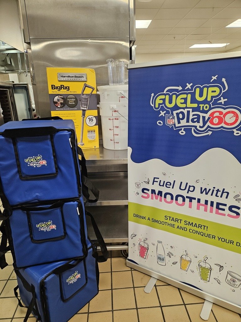 Thank you to Fuel Up to Play 60 and the Wisconsin Milk Marketing Board for the smoothie making kit! Our students will love our new breakfast smoothie offering because of this generous gift!! @fueluptoplay60 @wisconsinmilk