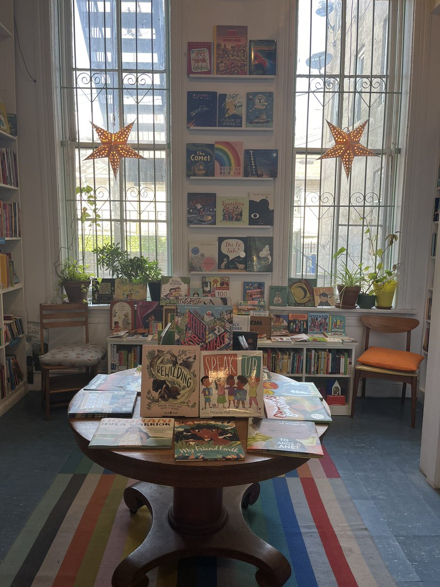 PilsenCommBooks's tweet photo. If you need a no-strings-attached place to hang today, we have working AC, water, wifi, a public restroom and comfortable places to sit. Stay cool and safe, Chicago! https://t.co/5OPVKzSmFX