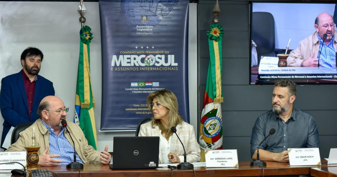 AssembleiaRS's tweet photo. #ComissõesALRS #Mercosul #AssuntosInternacionais Desenvolvimento e o fortalecimento do turismo em Tiradentes do Sul será tema de audiência pública https://t.co/9vaSZr1211 https://t.co/tkEqGGjjXj