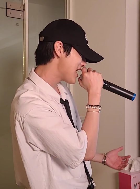 flower_realreal's tweet photo. 순서대로보셈 https://t.co/63lnfDhJTD