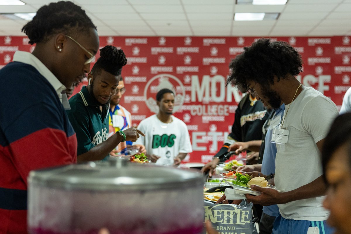 MCOprahScholars's tweet photo. Last week, we welcomed our scholars to campus for the fall semester at our monthly all-community meeting and dinner.
In this meeting, students and supporting faculty were able to introduce themselves and set the expectations for this semester.
#OprahScholars #OWSP #Morehouse https://t.co/dy3w08c1Jd