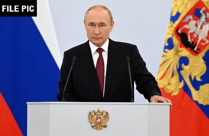 ANI's tweet photo. #Chandrayaan3 | Russian President Vladimir Putin sends a congratulatory message to President Droupadi Murmu and Prime Minister Narendra Modi congratulating India on the successful Moon landing of the Chandrayaan-3 mission, "Please, accept my heartfelt congratulations on the occasion of the successful landing of the Indian space station Chandrayaan-3 on the Moon near its South Pole. This is a big step forward in space exploration and certainly a testament to the impressive progress made by India in the area of science and technology. Kindly convey my sincere congratulations and best wishes for new achievements to the leadership and staff of the Indian Space Research Organization: Govt of Russia   

(File photos)