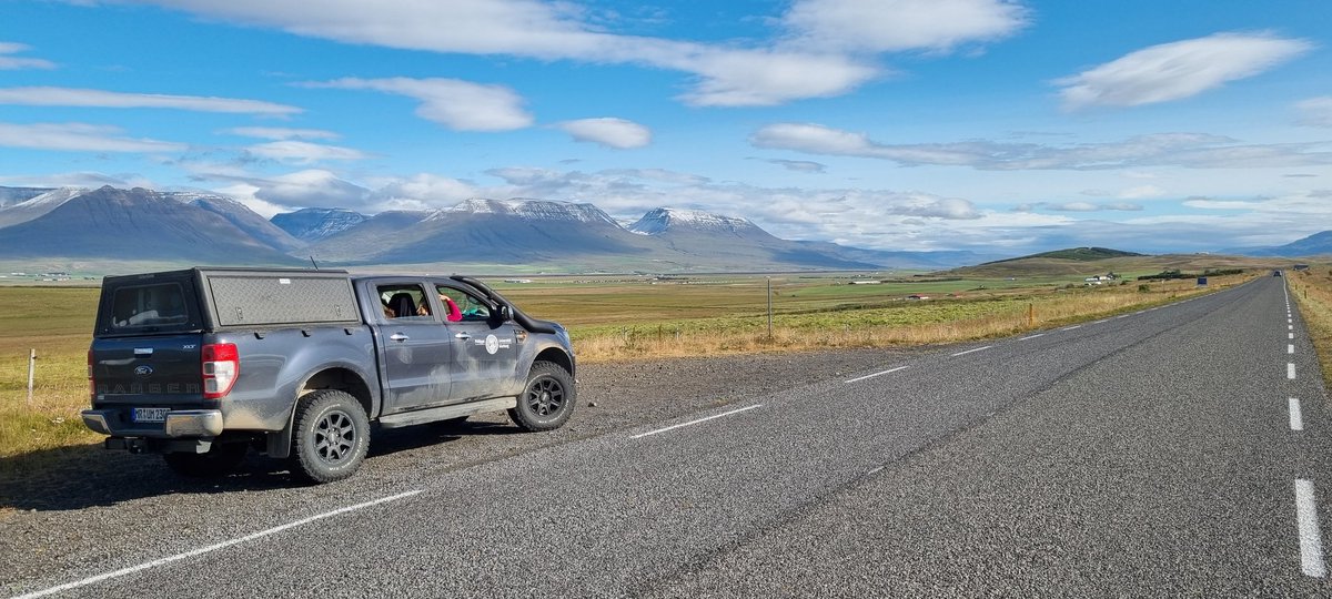 chifflard's tweet photo. On the road in #Iceland 🇮🇸😎 @dfg_public @chifflard @Uni_MR @Geographie_UMR https://t.co/8inH7jTGTa