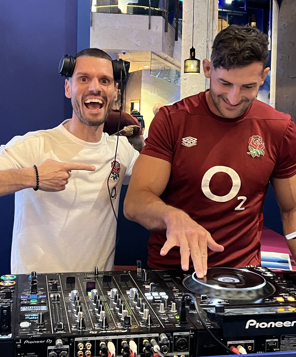 djtonyperry's tweet image. 🫧 🏉 🌹 Working with @EnglandRugby @o2 for an amazing fan activation at @TheO2 today. B2B @J0nnyMay acc my guy @maroitoje ! #wearlarose #englandrugby #rfu