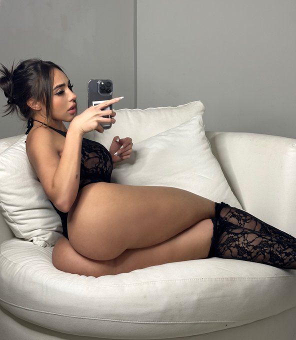 need it ate 🍑 https://t.co/3u5vG8WHox