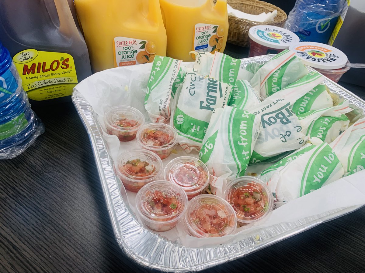 FMOCExcDirector's tweet photo. Thank you @Alex_Flores__ for your visit this morning and the delightful breakfast burritos you brought for our dedicated M&amp;O employees.   Preparations began last week, and our dedicated crews played a valuable role in ensuring a safe start to our Monday morning! @rowlandschools https://t.co/oMQJ6ko5va