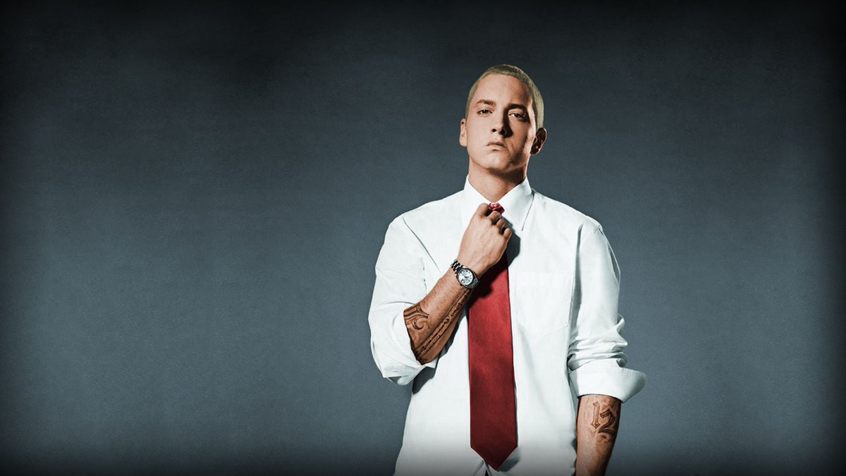Kariyerinde yazdığı en zekice şarkılardan olan, Eminem Role model şarkısının türkçe çevirisini sizlerle buluşturuyoruz. Şarkıyı en doğru şekilde çevirerek, tüm notlarıyla sizlerle buluşturduk. İyi seyirler diliyoruz. İZLEMEK İÇİN: youtube.com/watch?v=THSVaf…