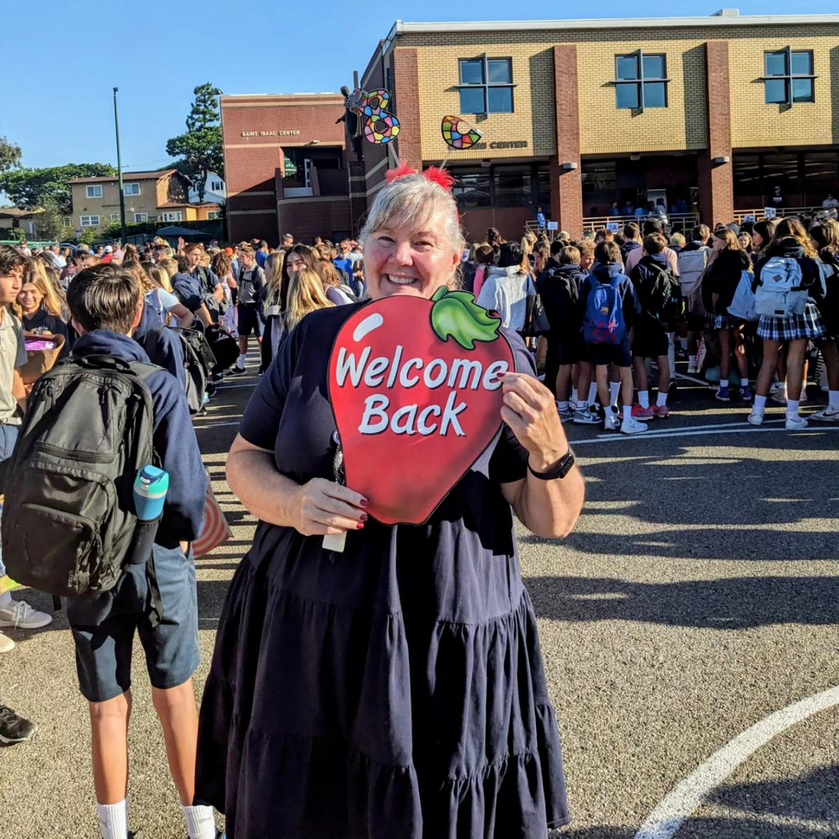 AmericanMartyrs's tweet photo. It's #WelcomeBackWednesday for @AMcatholicS and @msgrjohnbarry leads parents, students, teachers and staff in prayer for the day and year ahead. @CatholicEdLA @lacatholics https://t.co/CThgYGnyyi