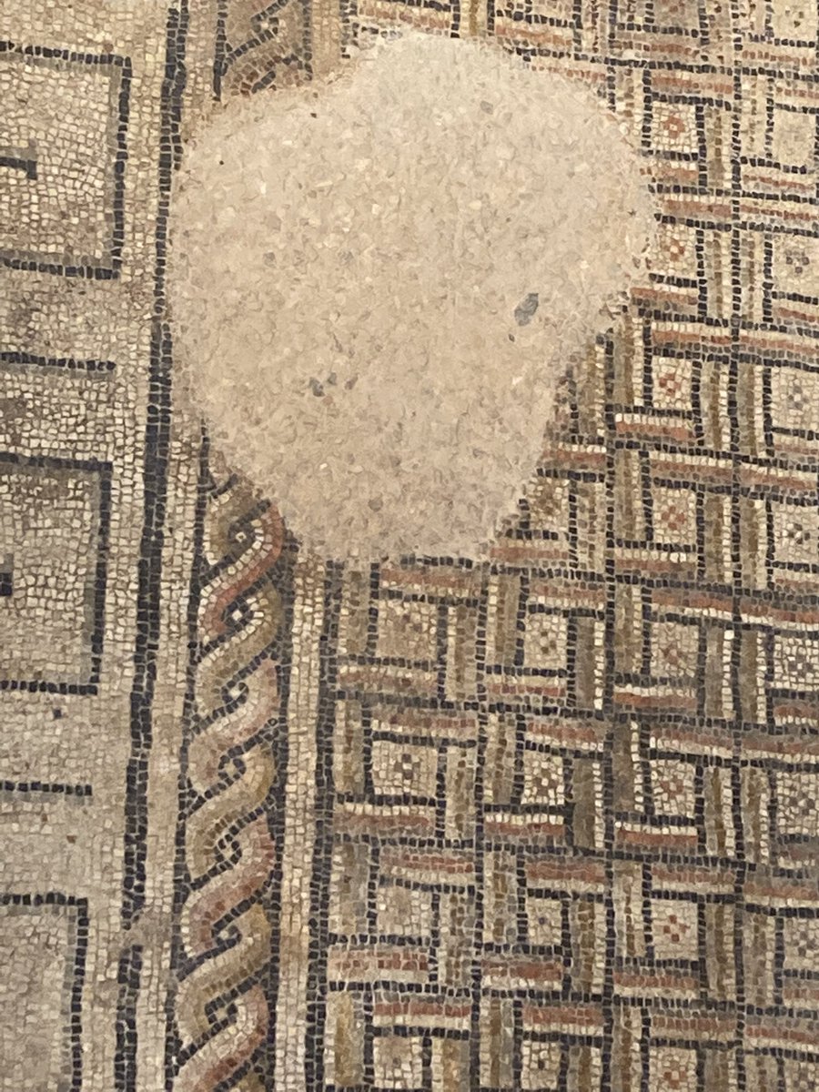 seco_serra's tweet photo. Me ha encantado la musealización de Villa Antiopa en el Rincón de la Victoria @malaga. Atención a la reparación romana con signinum del mosaico,enternecedora.A ver si pronto se puede visitar también la zona termal, ya excavada pero cubierta https://t.co/Gzb8Glc17C