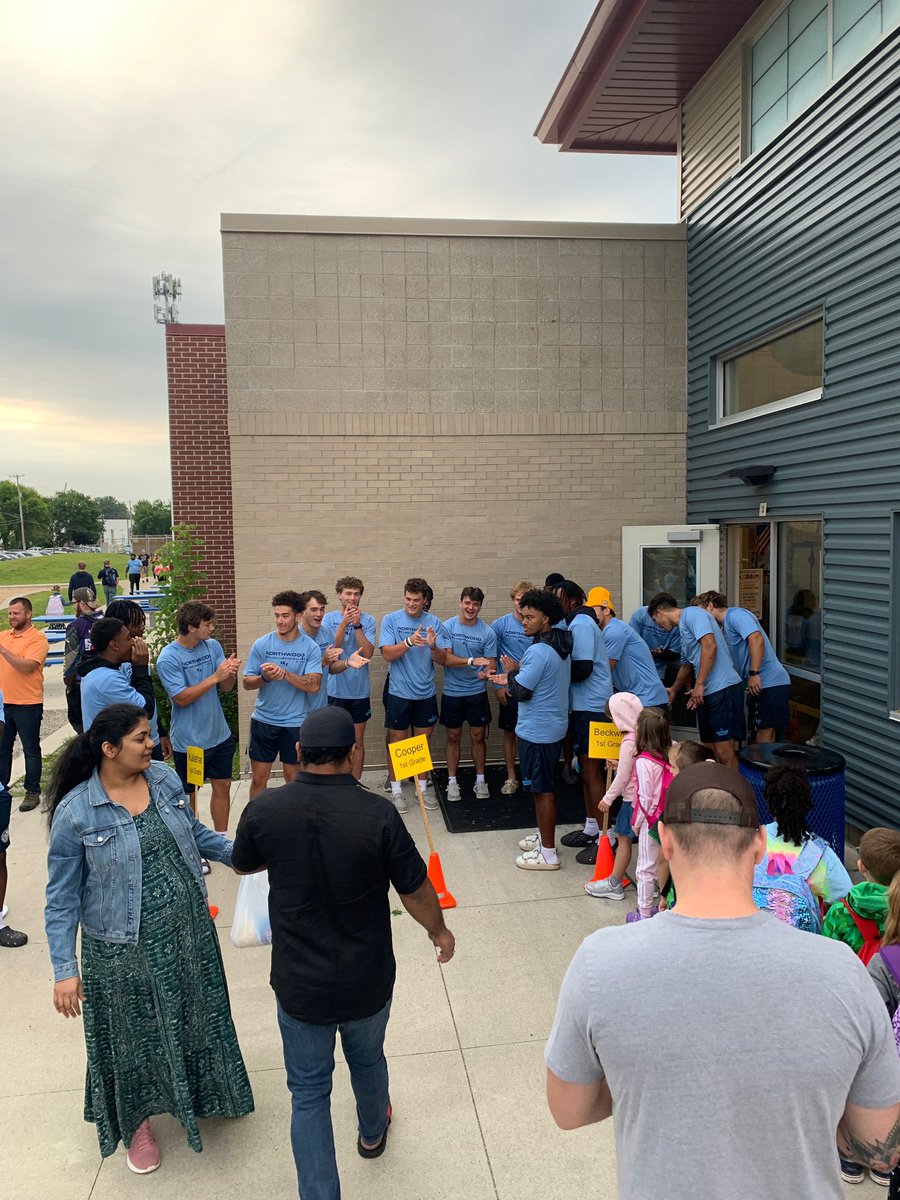 Northwoodfball's tweet photo. We welcomed students from Chestnut Hill Elementary and Central Park Elementary back to school yesterday. Thank you to their administration to let us cheer these kids on their first day of school. 

#GoMAD #RollTimbys #LetItRip https://t.co/BTH9BLxPyq