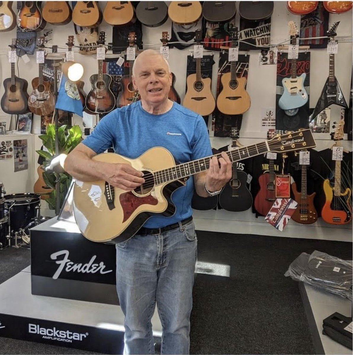 Enjoy your new guitar Gordon and thanks for choosing Tanglewood! 📸 @themusicbankknaresborough