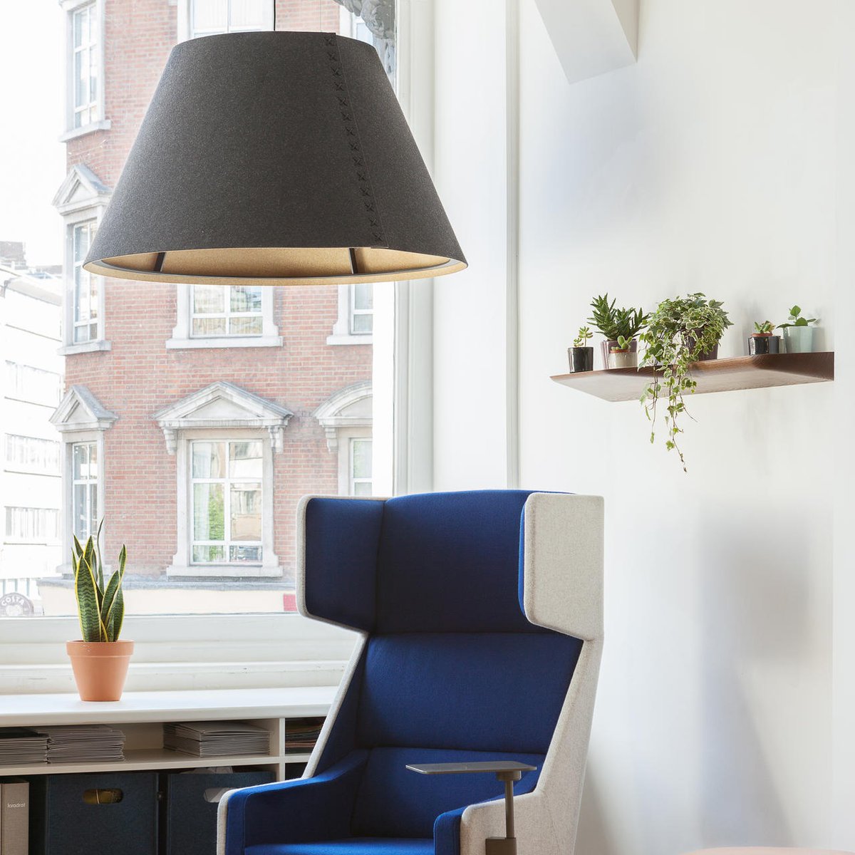 LumiGroup's tweet photo. Découvrez les luminaires acoustiques et le mobilier de @BuzziSpace . Créez un design unique en offrant un environnement propice à la concentration, à la créativité et au bien-être quotidien. Visitez notre site web pour plus d'information: https://t.co/0DAzlmuOPu https://t.co/2RE0v4wrRr