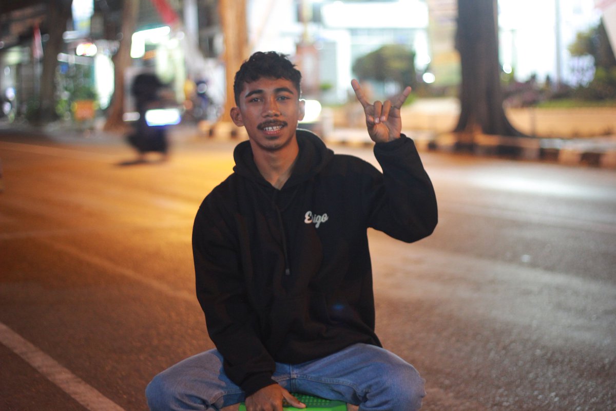 DilFadli4's tweet photo. Jika tuhan menciptakan warna kulit yg tak sama, maka kamilah pemilik manis d jagat raya.. #kirakira https://t.co/Vri17xLpKK