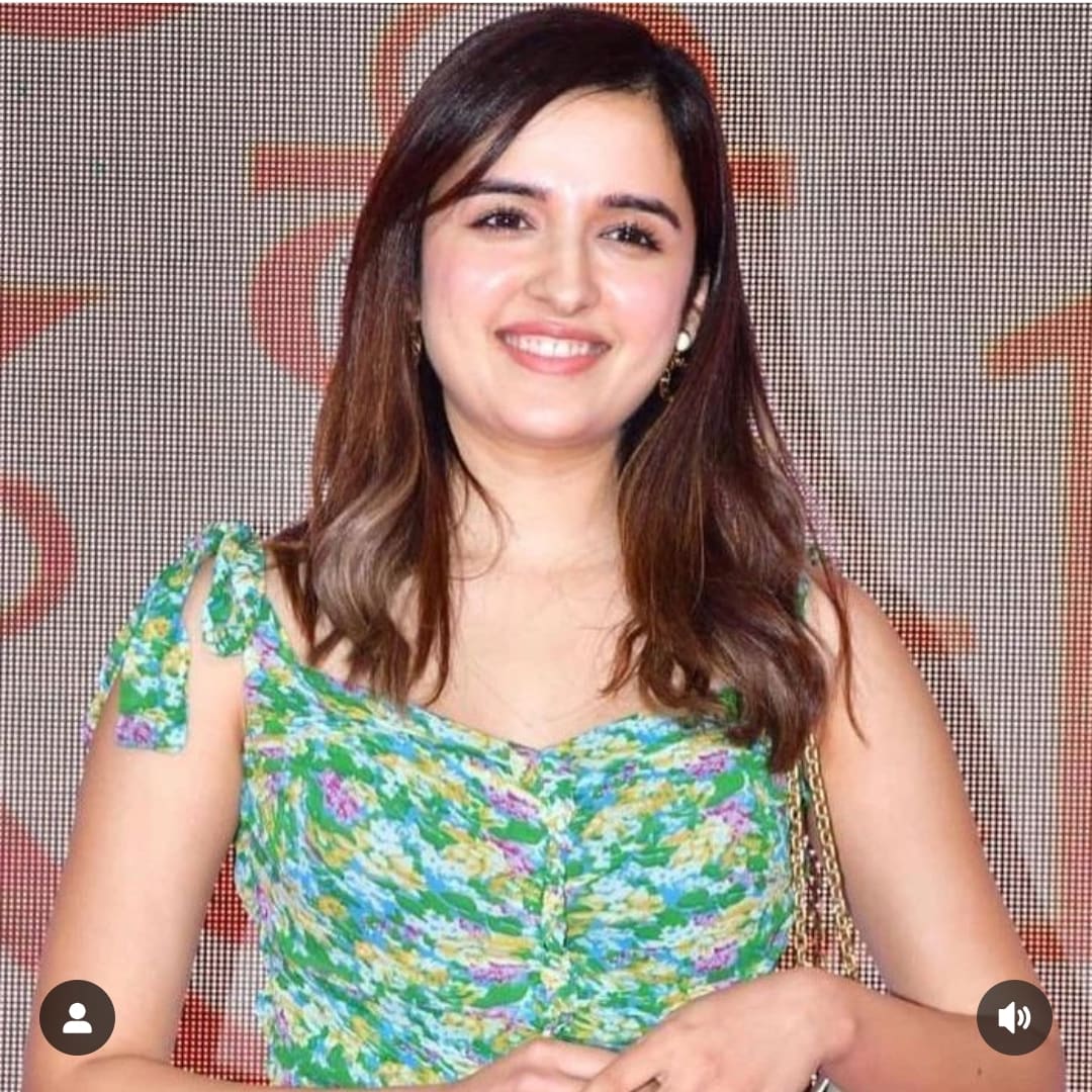 Sathya1922000's tweet photo. So beautiful pic of @ShirleySetia 💖 
#teamshirley #shirleysetia 💖 
@BibssShirley @iNatashaSingh @RiyaaShirley @Sagar_Barapatre @jaydeepsudani22 @pp_pravesh @k_venkatprasad @itsKishankk @Geet143Music @MehakSeth3 @paayuhart @JoannaMDC15 @aakesh_garg @aakesh_garg @Rishadhussain4 https://t.co/7OGIoMoHQf
