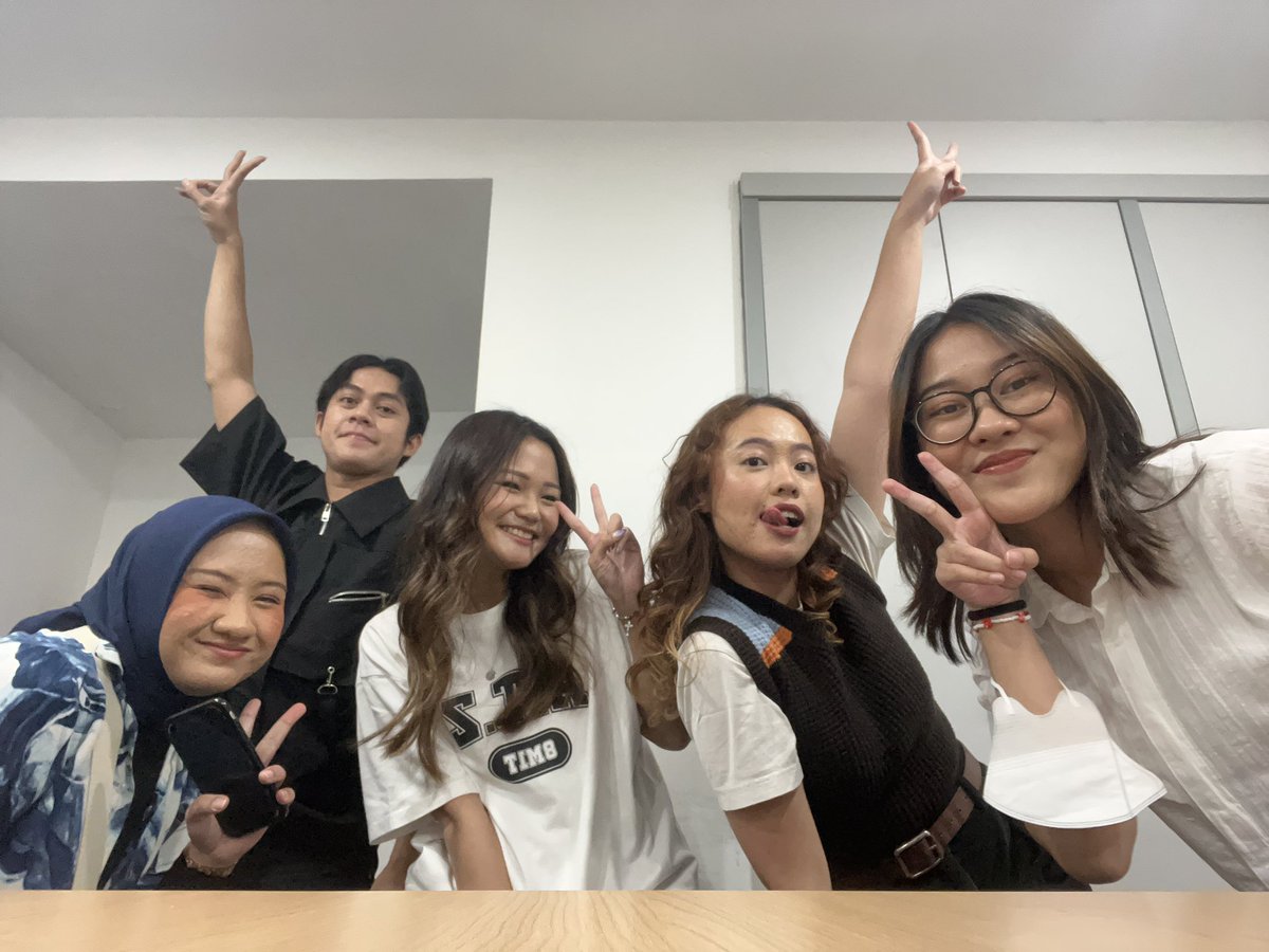 new memories unlock🔓✅
selain dapet ls aku jg dapet temen baru🥰
lumayan jadi punya cerita baru🤭