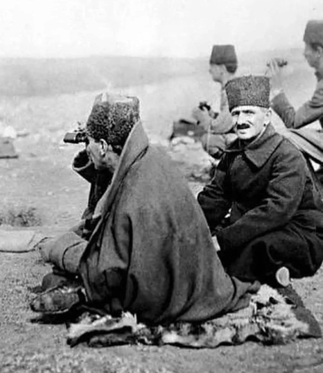 "Hattı müdafaa yoktur sathı müdafaa vardır, o satıh bütün vatandır!"

22 Gün ve 22 gece süren Sakarya Meydan Muharebesi'nde başta Başbuğ Mustafa Kemal Atatürk olmak üzere tüm şehit ve gazilerimizi rahmetle anıyoruz.