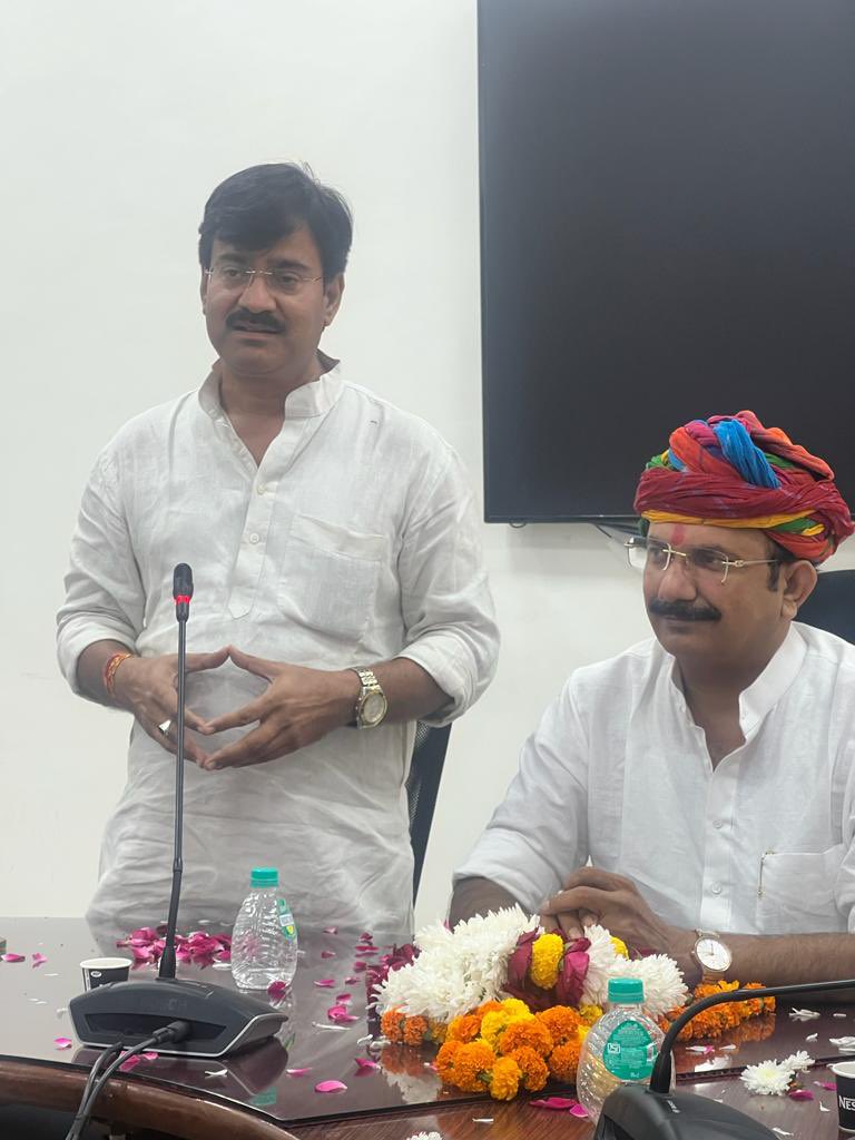 suniludaiya's tweet photo. 3 सितंबर को फिर एक बार जयपुर की धरा से उठेगी EWS को आयु सीमा छूट और 14 प्रतिशत करने की माँग, सरकार समय रहते सुन ले नहि तो हम बच्चों के लिये सड़क पर उतरेंगे-विप्र महासभा  @narendramodi @PMOIndia @cpjoshiBJP @Rajendra4BJP @AmitShah @VasundharaBJP https://t.co/wUPBwgtLWH