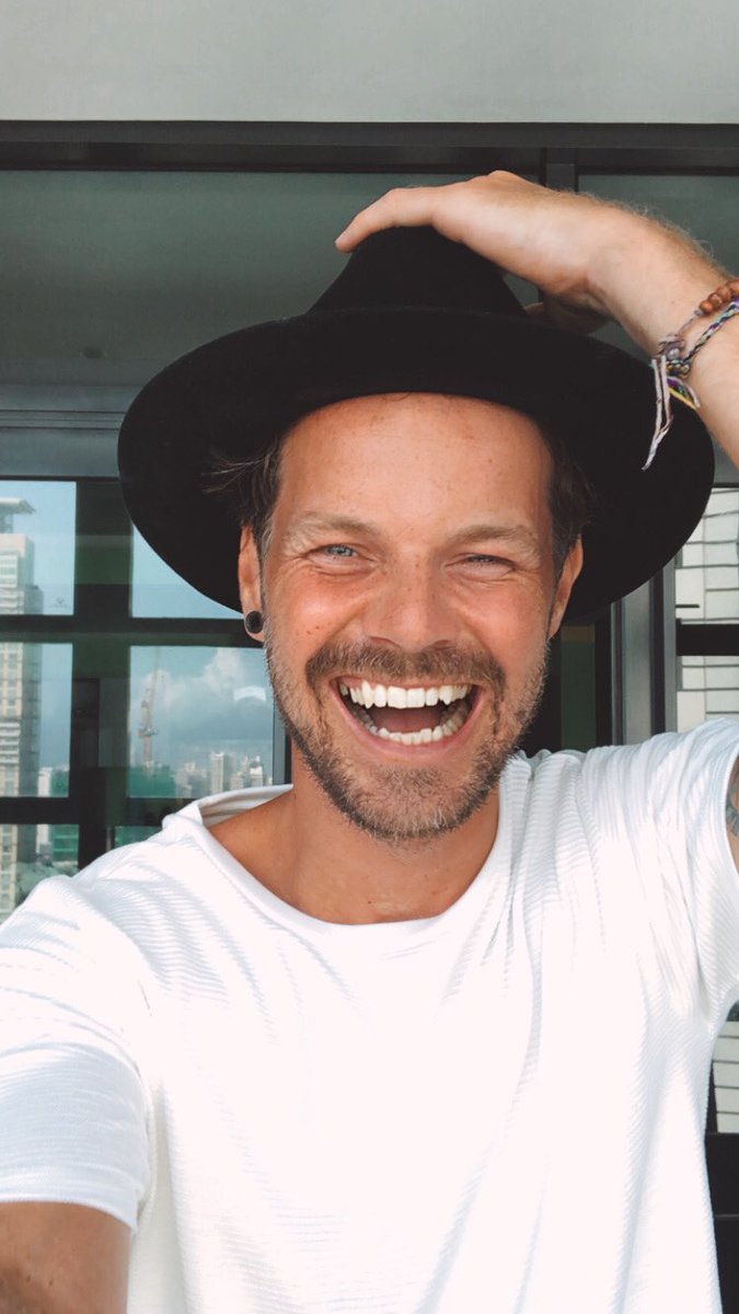 MartinElliot10's tweet photo. Happy face #happy #happyface #gay #gaylove #makelovenotwar #followme #GoodVibesOnly #onlyFans #loveme #singlegay #blueeys #hat #CzechRepublic #czechhunter #loveislove #balivibe #grinder https://t.co/6lzD6z0eWx