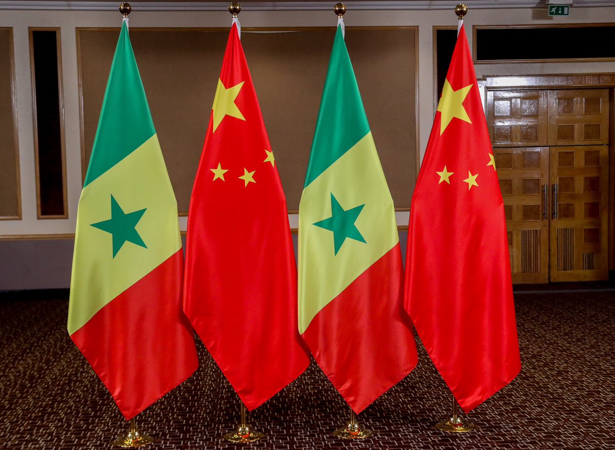 J’ai eu un excellent entretien ce jour avec le Président Xi Jinping en marge du sommet des #BRICS de Johannesburg. Nous avons passé en revue la coopération sino-sénégalaise et sino-africaine et exprimé la volonté de renforcer ces relations amicales, anciennes, fortes, dynamiques