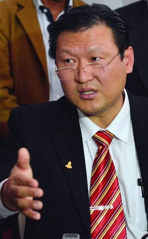 MelBortolini's tweet image. #Último
#P7Informa
El excandidato a la presidencia por el Partido Demócrata Cristiano (PDC), @ChiHyunChung1, se quedó sin sigla para ser parte de las próximas elecciones generales. Tras una reunión nacional en #Tarija, el PDC determinó que Chi Hyun ya no sea su candidato.