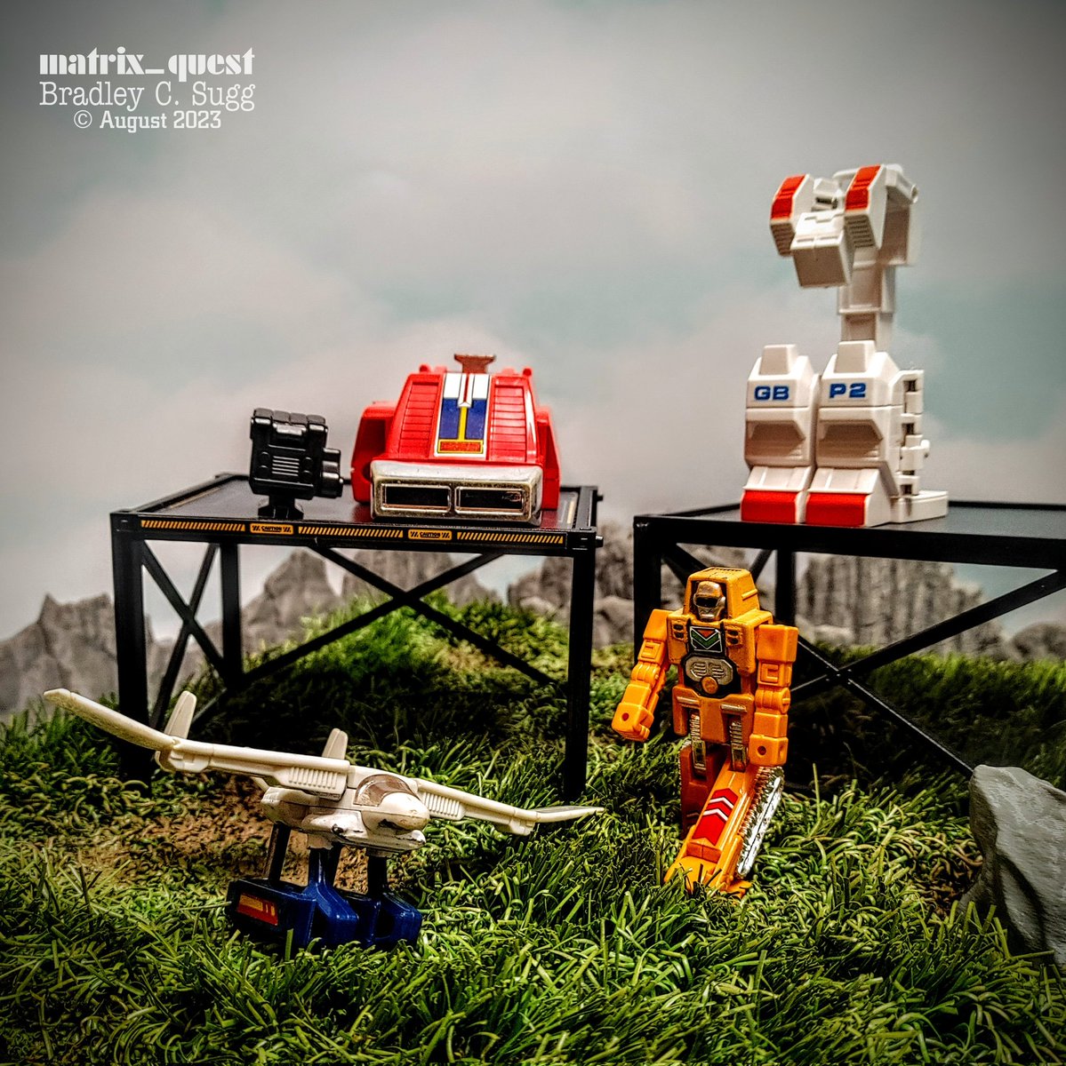 BradleyCSugg's tweet photo. - Ready at a moment's notice...
#BulldozerRobo and #CessnaRobo are prepared with the additional power of #BattleSuitPowerSystem5. #MachineRobo is #Bandai's pre-GoBots line in Japan. #MachineMen was the Australian release.
#マシンロボ #ExHobby #GridironStudios #matrix_quest https://t.co/mx5NWJABsP
