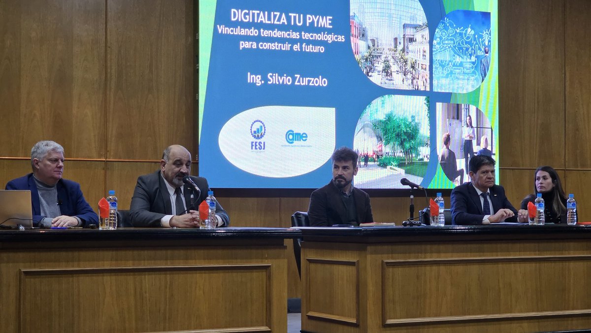 redcame's tweet photo. LANZAMIENTO OFICIAL DEL CONVENIO ENTRE #CAME, #MICROSOFT Y #TELECOM EN SAN JUAN
El presidente de CAME, @AlfredoGZChaco, junto a @silviozurzolo, director de la Comisión de Innovación Tecnológica #pyme en CAME y @MinnozziDino, presidente de la #FESJ, participaron de la apertura de la presentación de las herramientas para digitalizar pymes del #agro, la #industria, el #comercio y servicios de San Juan.
El evento contó con la exposición de dos paneles, el primero de ellos, “La transformación del trabajo en la era de la inteligencia artificial”, a cargo de Maryoli Sánchez, del canal de ventas de @MicrosoftLatam , y el segundo panel, “La tecnología como potenciador de la eficiencia”, a cargo de José María Massi Yuri, responsable comercial de @TelecomEmpresas.
Desde #CAME, fomentamos todas las transformaciones que generen más trabajo y producción para las pymes Argentinas.
#EsConLasPymes #PymesArgentinas #NuevasTecnologías #Empresas
