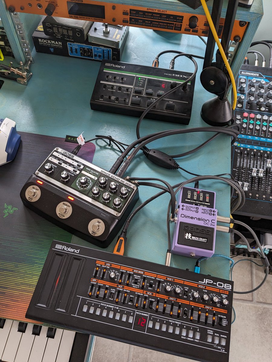 Reworking an old collaboration with some hardware today! What's your go to synths and effects? 

#synthwave #retrowave #outrun #roland #boss #rockman #jp08 #spaceecho