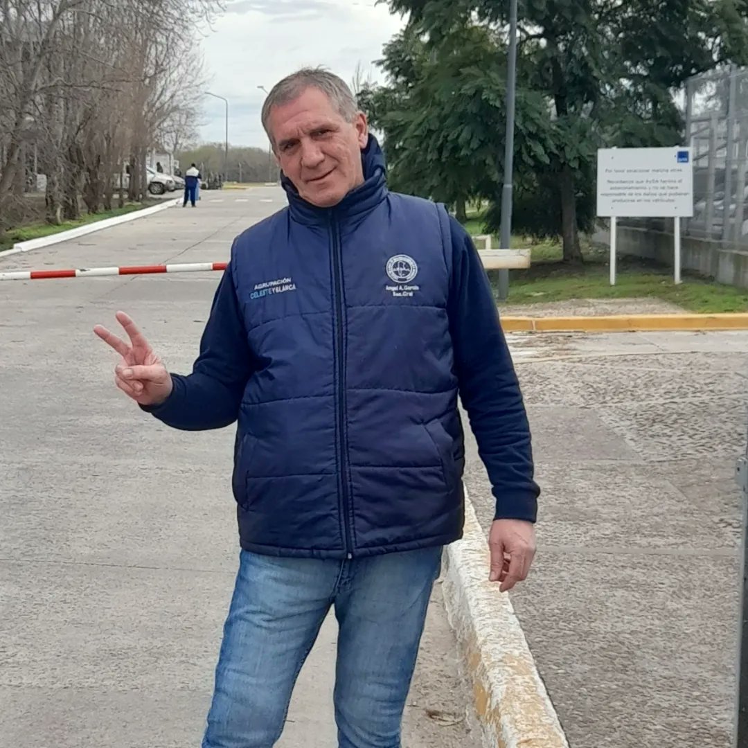 UpsraQ's tweet photo. Se agrava el conflicto en @AySA_Oficial d Berazategui por despidos por parte de la empresa d Seg #Comahue @MinSeg @MinTrabajoAR @kellyolmos @jjosemussi @radiografica893 @24hrs_ARG @Kicillofok @waltercorreaok @InfoGremiales @MundoGremial @DataGremialCom @SitioGremial @ https://t.co/SaxLWf3iUn