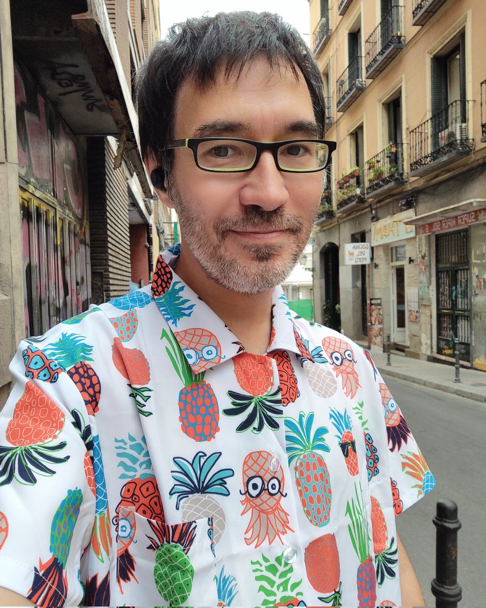 Hace unos días estrené mi camiseta de piñas locas y fui, por un día, la estrella de la oficina
#camisa #ropa #Pop