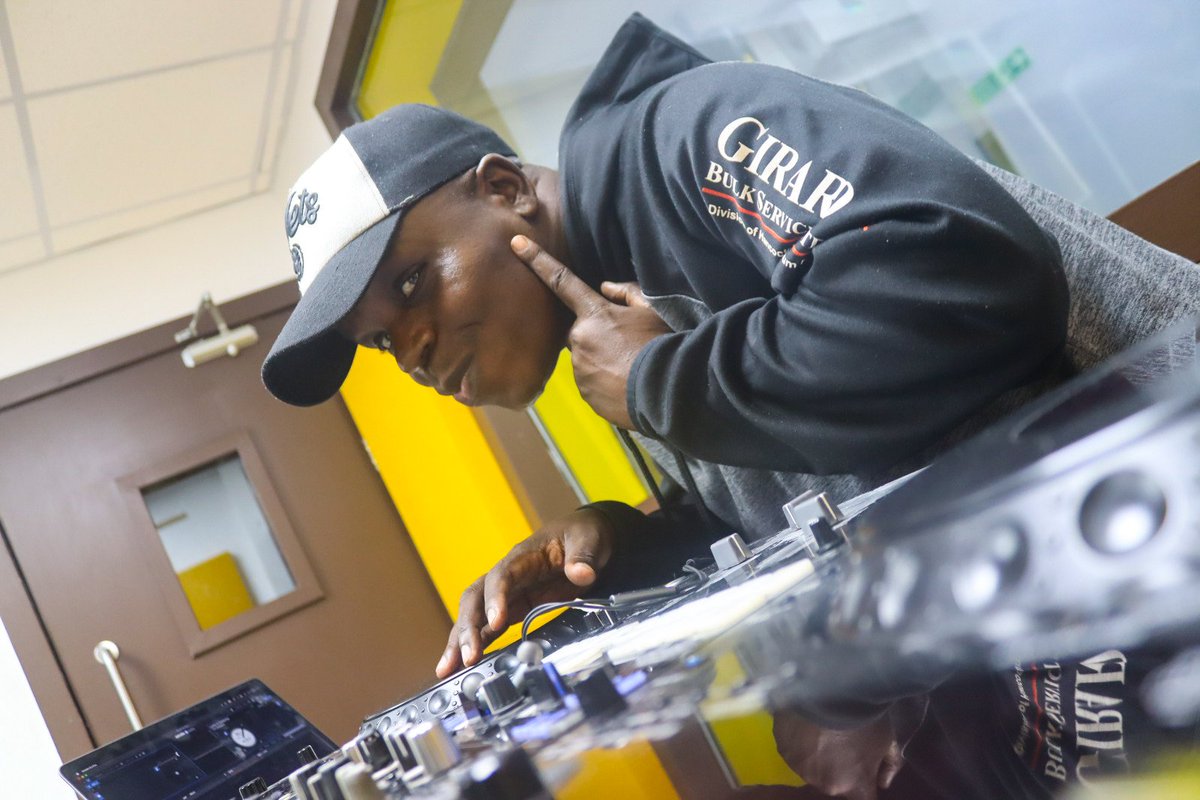 Wagwaan Rasta?🔴🟡🟢

Leo, tuna-set the stereo on fire with NON-STOP REGGAE MUSIC!🔥

Ndani ya #JAHMROCKDOBA🌃 
8pm - Midnight🌙

Host:<a href="/CharraDeejay/">Deejay Charra</a>