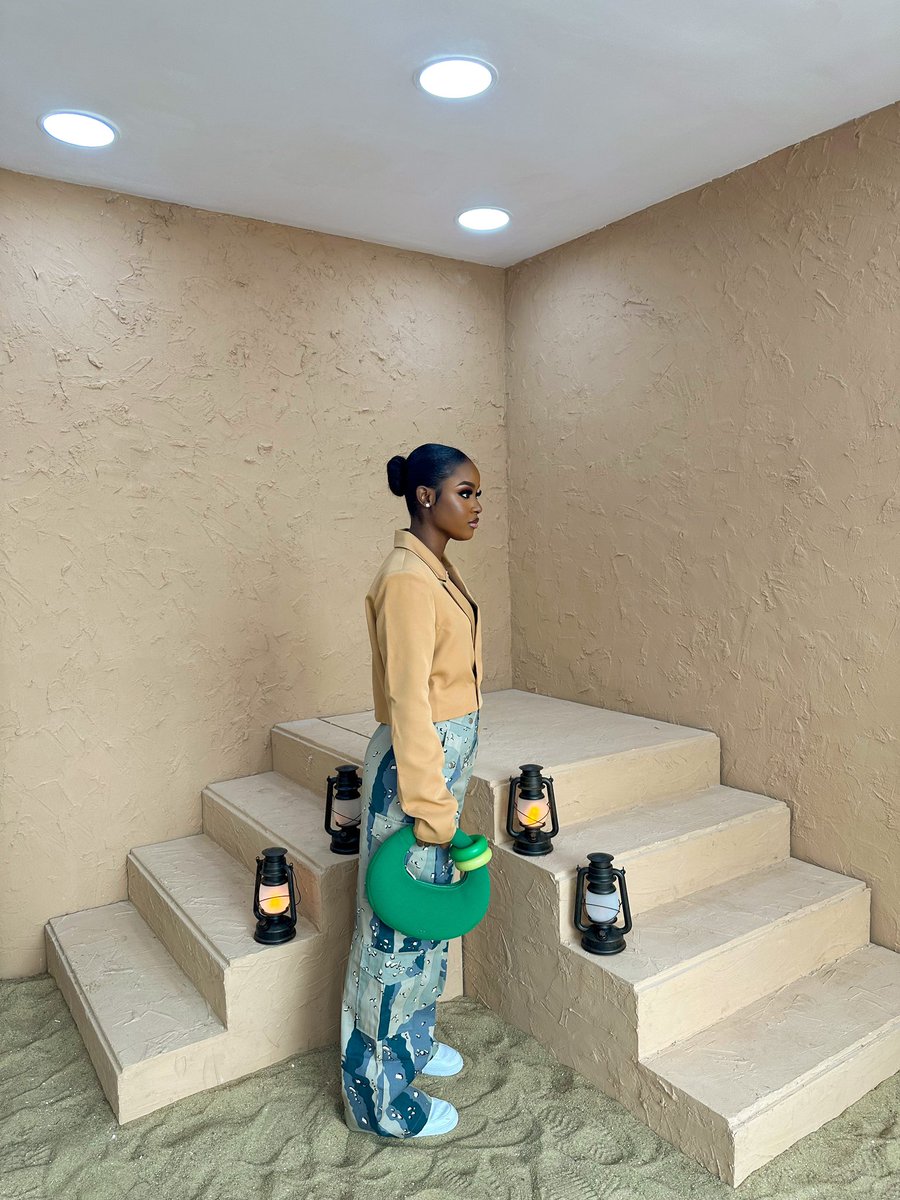 bella_okagbue's tweet photo. 200k Twitter followers and I’m barely here. Thank you 🙏🏽🤎 
I will try to use this app more often.
@OfficialPLT 🤎 https://t.co/cC3KLQhplG