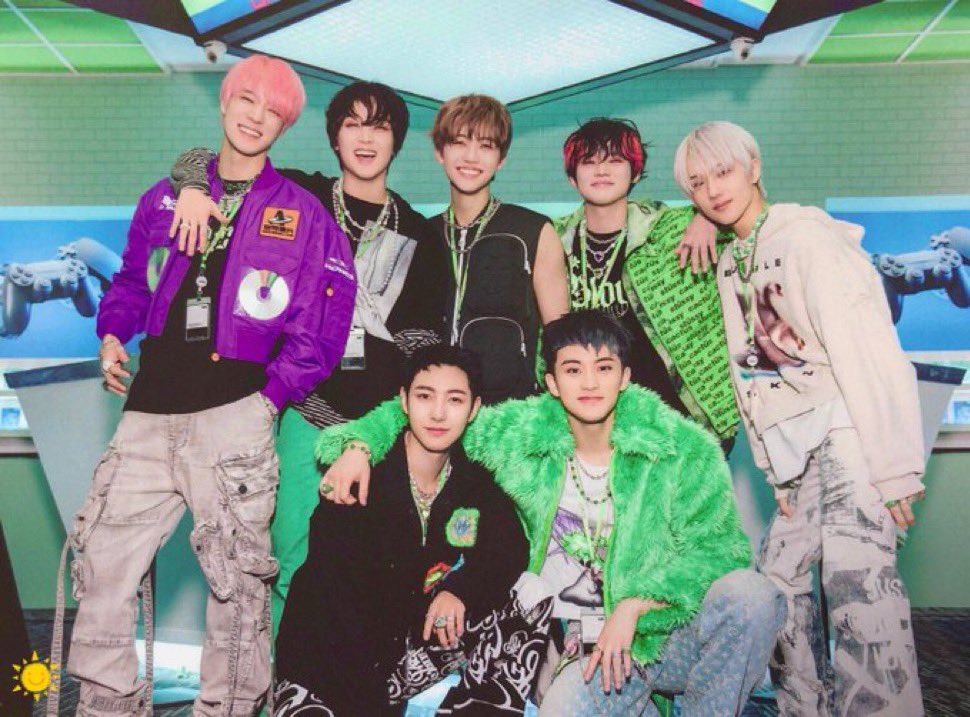 jaeminners's tweet photo. these smiley family pictures of 7dream are so dear https://t.co/so83WM53qr