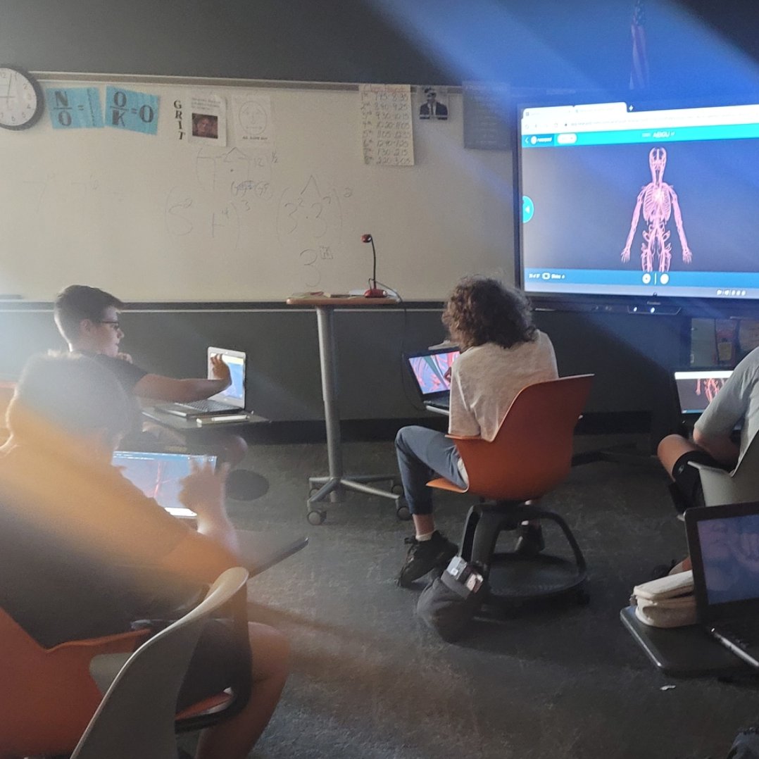 Rockingin307's tweet photo. Pre-algebra took a look at the circulatory/cardiovascular system through @nearpod as they solved real world problems involving arteries. #reallifemath #lawsofexponents #algebraicequations https://t.co/bSGQtTkzIV
