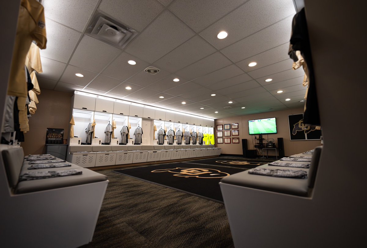ShieldLockers's tweet image. Damn 🔥🔥 that&apos;s one good looking locker room - @CUBuffsSoccer has some new digs and they&apos;re pretty sweet.

Working with the Buffs once again was a great time, and it definitely won&apos;t be the last.

#SideBeforeSelf | #ShieldStrong