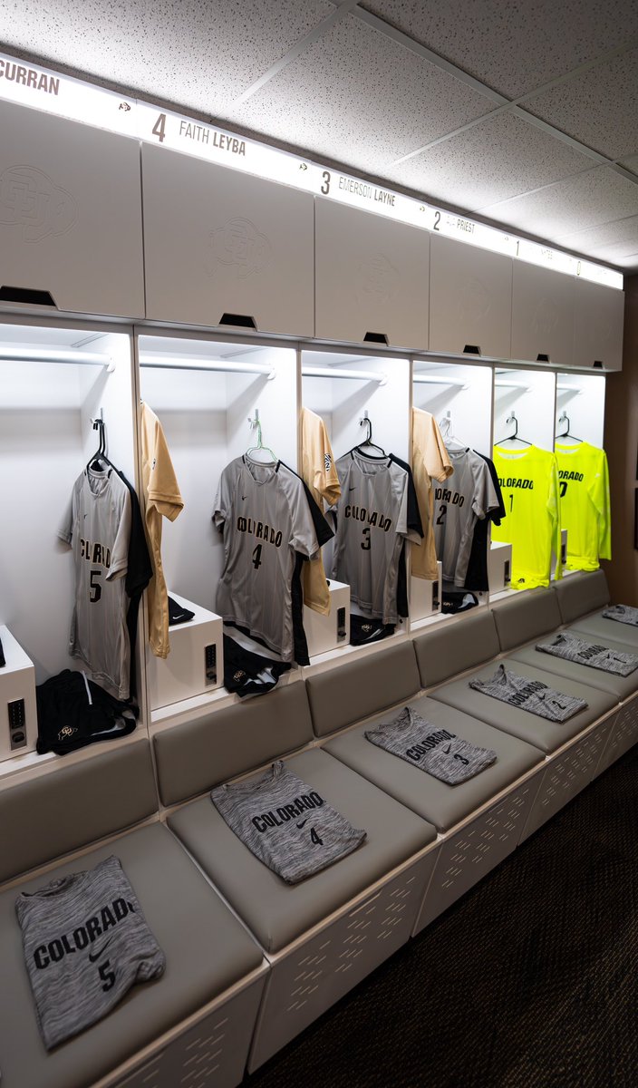 ShieldLockers's tweet image. Damn 🔥🔥 that&apos;s one good looking locker room - @CUBuffsSoccer has some new digs and they&apos;re pretty sweet.

Working with the Buffs once again was a great time, and it definitely won&apos;t be the last.

#SideBeforeSelf | #ShieldStrong