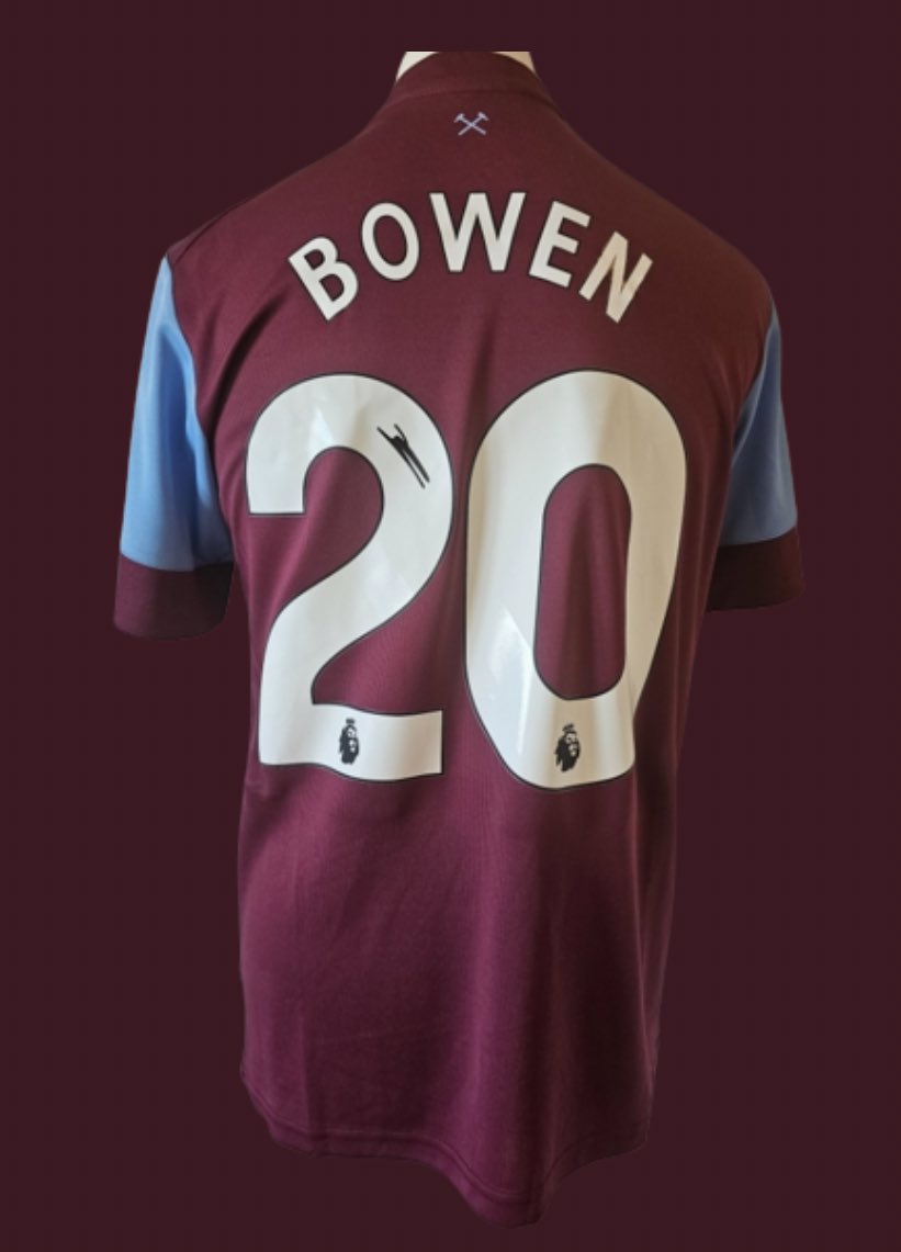 GIVEAWAY🚨

We have teamed up with @signedmoments to giveaway a brand new Jarrod Bowen SIGNED West Ham 23/24 Home Shirt! 

To enter all you have to do is:
-Follow myself, <a href="/WestHam_Central/">Central</a> and @SignedMoments 
-Retweet this tweet

Winner will be announced soon ✅

Good luck 🤝